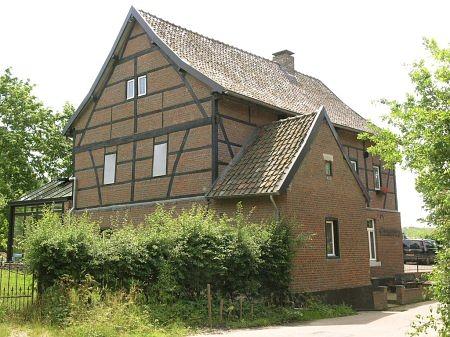 Molen 01130 Eyckholtermolen / Eyckendermolen / Eikendermolen (Heerlen), Foto: W. Jans, opname 18 juni 2006 | Database Nederlandse molens media-bestand