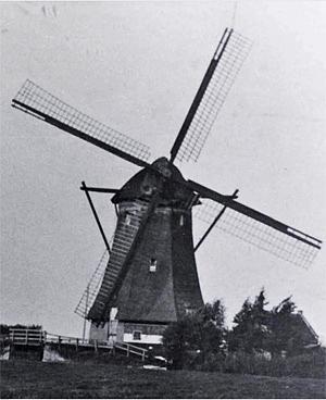 1, Molen 00928 Eendragtspolder, Nr. 2, Zuidelijke bovenste middelmolen (Zevenhuizen), uitsnede | Database Nederlandse molens media-bestand