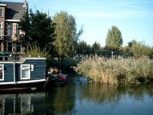 1, Molen 01041 e De Bijgeval (Utrecht), Foto H.G. Sonneveld, 18-10-2003. Het balkengat is nog steeds aanwezig | Database Nederlandse molens media-bestand