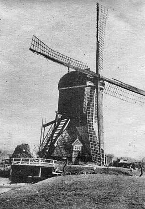 Molen 01074 Broek en Lage Biezen en Neder Oudland, Hoge Biezen en Over Oudland /De Broekse Achtermolen / Broekse- of Achterslootse Achtermolen (IJsselstein), Foto: n.n. | Database Nederlandse molens media-bestand