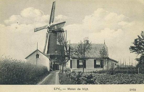 1, Molen 01823 a De Vlijt (2e) (Epe), Prentbriefkaart uitg. Nauta, nr. 5069. Circa 1910 (coll. V. Mepschen) | Database Nederlandse molens media-bestand