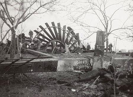 2, Molen 00252 Haaftense Poldermolen (Haaften), Foto: n.n., opname na de brand | Database Nederlandse molens media-bestand
