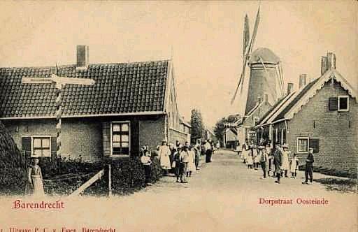 1, Molen 01263 De Hoop (Barendrecht), Ansichtkaart, Dorpsstraat, begin 20ste eeuw, nu het westelijk deel van de Middenbaan. | Database Nederlandse molens media-bestand