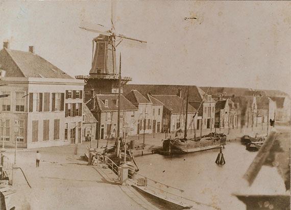 1, Molen 06497 q Oliemolen van Blom (Delft), Ansichtkaart coll. Frans Weemaes | Database Nederlandse molens media-bestand