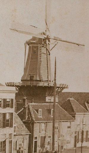 Molen 06497 q Oliemolen van Blom (Delft), deel van onderstaande afbeelding | Database Nederlandse molens media-bestand
