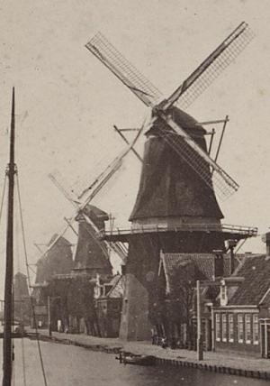 Molen 06493 p De Rosenboom (3e)/ De Rozenboom (Amsterdam), 1. Stereofoto (uitsnede): Gaston Braun, 1864 (via Allemolens.nl) | Database Nederlandse molens media-bestand