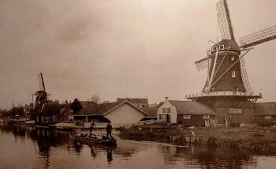 1, Molen 01041 d De Ster (Utrecht), Links De Bijgeval en rechts De Ster | Database Nederlandse molens media-bestand