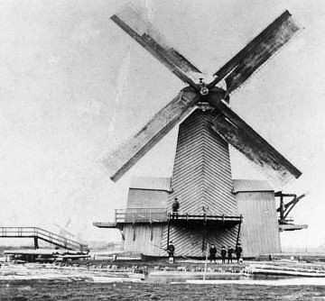1, Molen 04908 n De Locomotief (Koog aan de Zaan), Foto: verzameling F. Rol | Database Nederlandse molens media-bestand