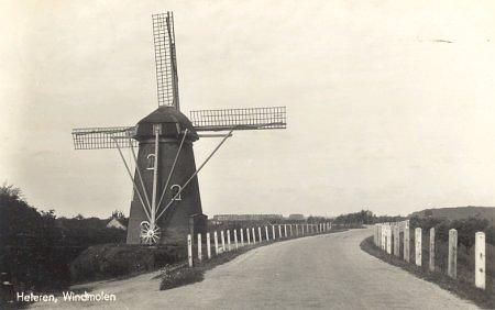 1, Molen 00263 (grondzeiler) (Heteren), Ansichtkaart, collecie Ton Meesters | Database Nederlandse molens media-bestand