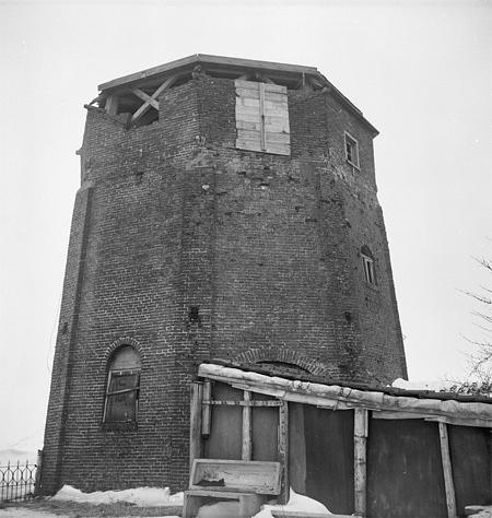 2, Molen 00642 (korenmolen) (2e) (Oostwolderhamrik), Foto: coll. RCE, opname 1979 | Database Nederlandse molens media-bestand