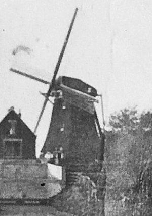 Molen 01789 bis r Polder Oudendijk, bovenmolen (Woubrugge), Detail van onderstaande foto | Database Nederlandse molens media-bestand