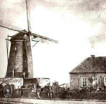Molen 03109 c Molen van Willemsen (Gendringen), Foto van ca. 1890 (coll. André Nibbelink) | Database Nederlandse molens media-bestand