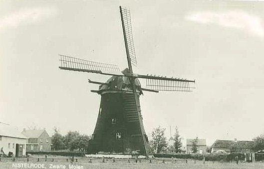 2, Molen 01973 De Zwarte Molen (Nistelrode), Ansichtkaart, coll. V. Mepschen | Database Nederlandse molens media-bestand
