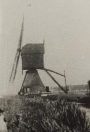 Molen 02563 a Polders Brandwijk, Zevenhoven en Langenbroek, Grote Molen / Nr. 1 (Bleskensgraaf), deel van onderstaande foto | Database Nederlandse molens media-bestand