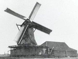 Molen 00855 c De Kaver (Zaandam-Oost), Foto:n.n., opname ca 1895, verzameling F.Rol | Database Nederlandse molens media-bestand