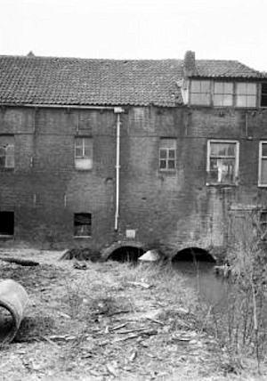Molen 10171 Getijdenmolen / De Oude Volmolen (Schiedam), De achterkant van het gebouw. Detail foto coll. RCE | Database Nederlandse molens media-bestand