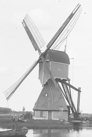 Molen 02564 d Polder Bleskensgraaf, deel Noordzijde, Peilmolen (Bleskensgraaf), coll.DVM | Database Nederlandse molens media-bestand