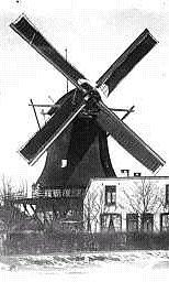 1, Molen 01012 Molen Kreeftenberg / Holtermans molen (Deventer), Deel foto: Stadsarchief Deventer (opname: 1-8-1926) | Database Nederlandse molens media-bestand