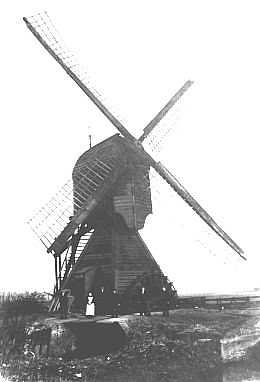 Molen 02560 c Polder Spijk, ondermolen / Kleine Molen (Spijk), Foto: collectie J. Knegt | Database Nederlandse molens media-bestand
