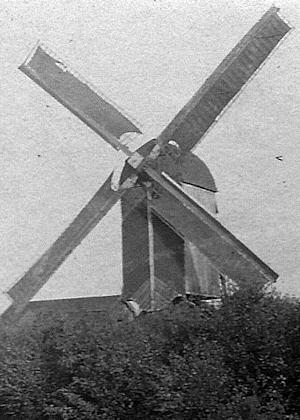 Molen 06504 u Korenmolen van Hierden (Hierden), Detail van onderstaande foto | Database Nederlandse molens media-bestand