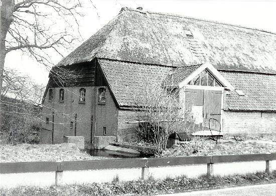 1, Molen 00390 Watermolen van Wijnen (Laag-Soeren), Foto: P. Grund, opn 1984, coll. Joh.v.d.Veen | Database Nederlandse molens media-bestand