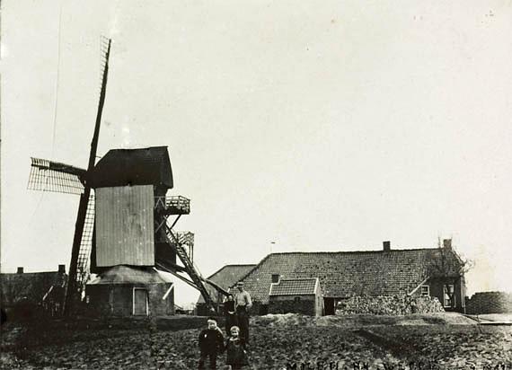 1, Molen 06424 d (standerdmolen) (Wedde), Foto coll DHM | Database Nederlandse molens media-bestand