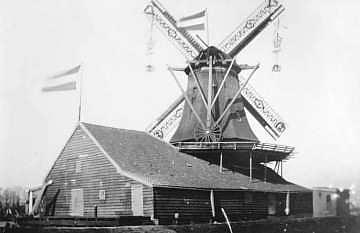 Molen 01108 e De Kat (2e) (Zaandam-Oost), Molen mooigezet in 1894 (Foto: n.n.) | Database Nederlandse molens media-bestand