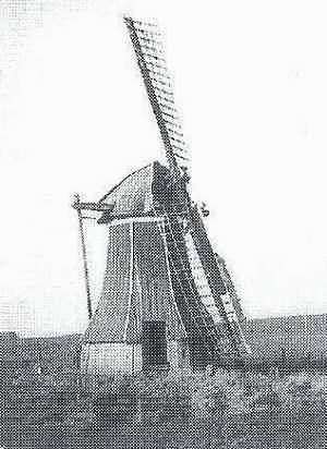 2, Molen 06435 Waterschap De Contributiedijken / Polder Grote Gans, Keegstra's molen (Ezumazijl/ Lezumasyl), Foto: n.n., opname 1957 | Database Nederlandse molens media-bestand