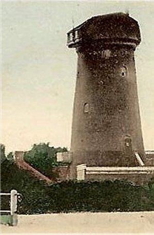 Molen 06469 p De Koorenaar / De Korenaar / Molen van Piet Engel (Rotterdam, stadsdeel Charlois), deel onderstaande ansichtkaart | Database Nederlandse molens media-bestand