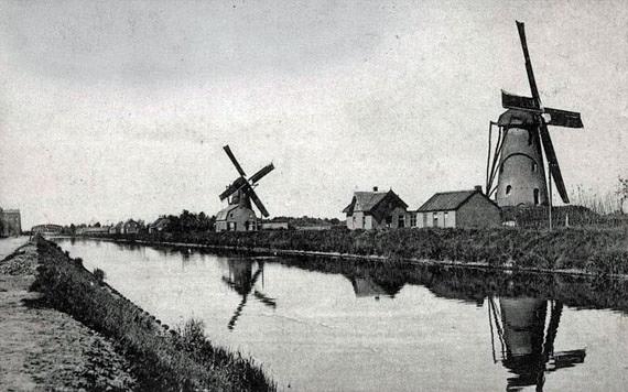 1, Molen 02779 Molen van Smeets (Weert), Verdwenen panorama van Weert (Foto: ansichtkaart) | Database Nederlandse molens media-bestand