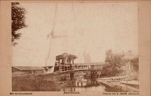 2, Molen 06491 t Het Leydsche Wapen / 't Leidsche Wapen / De Tobbe (Amsterdam), Ansichtkaart, uitg. A. de Jager, De Steurweglinks De Steur en rechtsachter Het Leidsche Wapen | Database Nederlandse molens media-bestand