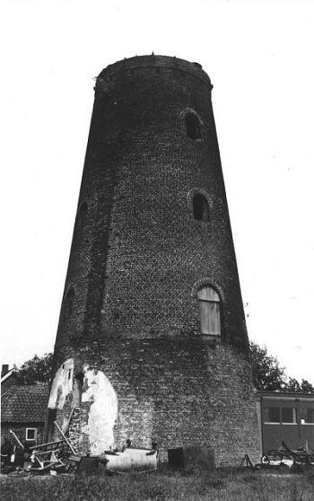 3, Molen 01937 Door den berg / Molen V.d. Bosch (Boekel), Foto: Bas Koster, opname juni 1967 | Database Nederlandse molens media-bestand