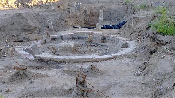 1, Molen 00856 a De Hoop / De Vlijt / Molen van Verburgt (Arnhem), Foto: Mark Dwarswaard 29 juni 2019De voormalige ringmuur | Database Nederlandse molens media-bestand