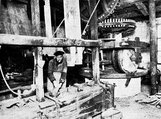 3, Molen 08457 Rosmolen van Bertram te Boveldt (Bredevoort), De kollergang, met molenaar Bertram Boveldt | Database Nederlandse molens media-bestand