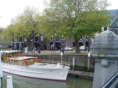 1, Molen 07350 Kraan Rodermond / Craen Rodermondt (Dordrecht), Foto van de situatie zoals hij nu is, de bronzen giraffe staat ongeveer op deze plaats | Database Nederlandse molens media-bestand