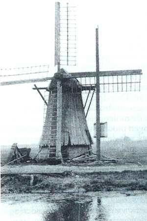 Molen 04920 Molen van de Kolk 2e locatie/ Polder 10 (Oudesluis), Foto: n.n., opname ca 1920 | Database Nederlandse molens media-bestand