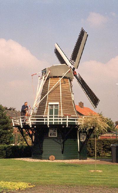 1, Molen 09138 Lutke's Meule (Nijeveen), Foto: Roelof Kooiker, vóór juli 2009 | Database Nederlandse molens media-bestand