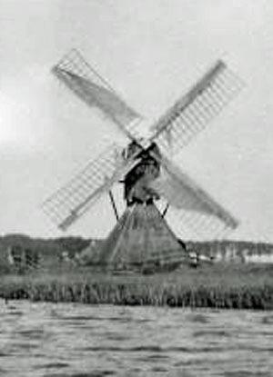 Molen 03294 Reidigescharpolder ( Woudsend/ Wâldsein), deel van onderstaaqnde foto | Database Nederlandse molens media-bestand