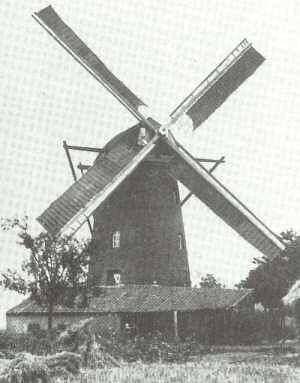 Molen 00220 Molen van familie Peters (Maasbree), Foto: onbekend, opname eind 1930 | Database Nederlandse molens media-bestand