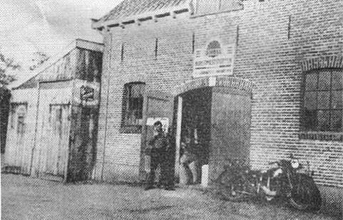 2, Molen 02883 a Molen van Bast (Laren), De opslag voor granen veevoeders enz. | Database Nederlandse molens media-bestand