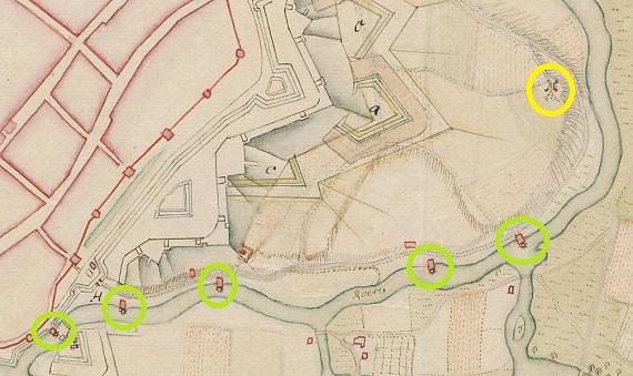 1, Molen 10406 De Rattenkast (Roermond), 1705, collectie Bodel Nijenhuis (Port 49 N 16), het noorden links, de windmolen en 5 watermolens | Database Nederlandse molens media-bestand