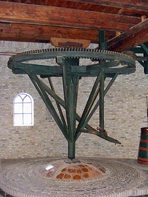 Molen 13753 Rosmolen in molen Windlust (Wolvega/ Wolvegea), Foto: M.E. van Doornik, opname 23 mei 2015 | Database Nederlandse molens media-bestand