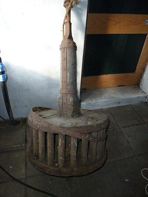 Molen 16066 (karnmolen) (Wapserveen), Foto: T. Slings, opname 22-2-2013, rondsel van de voormalige rosmolen | Database Nederlandse molens media-bestand