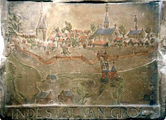 1, Molen 14789 Voorste molen (Groenlo), Amsterdamse gevelsteen in Oudheidkamer Groenlo, de enkele molen linksonder het midden | Database Nederlandse molens media-bestand