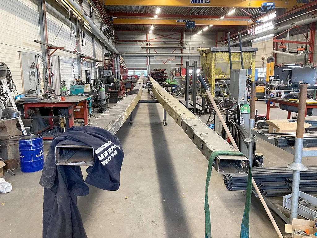 1, Roede 1818, Pot, Jordie Nannes (18-11-2022)De gerestaureerde potroeden vlak voordat ze naar de coater gaan  | Database Nederlandse molens media-bestand