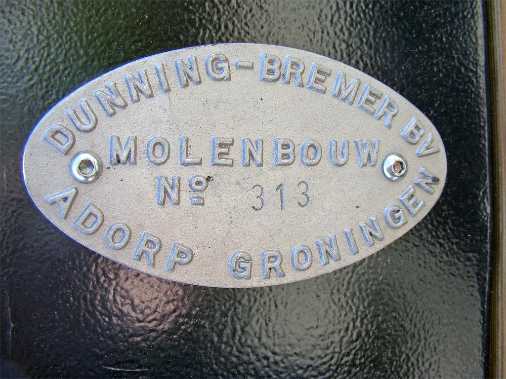 1, Roede 313, Bremer/Dunning, Martin E. van Doornik (8-5-2018)Dit is het allerlaatste nummer van Bremer/Dunning. Deze molenmakerij is ondertussen gesloten en leeggeruimd. | Database Nederlandse molens media-bestand